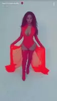 Demi red