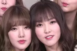 Gfriend - Yerin & Yuju at it Again