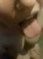 Love taking a load of cum on my tongue 👅