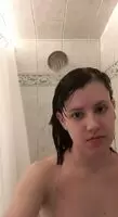 Washing her slutty body in front of the internet