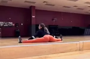 Gotta stretch first 🍑