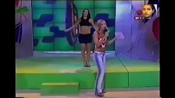 Daniela Reis 2 strips Super Positivo