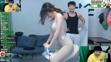 BJ 씽잉 riding a machine