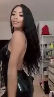 Spanking and shaking her ass 😍