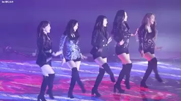 Red Velvet Butts