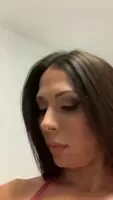 Rachel Starr getting ready BTS