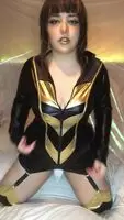 Wanna see some boo-bees? 🖤