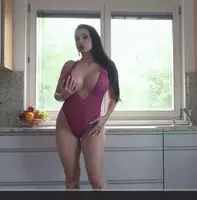 Aletta in bimbo clothes