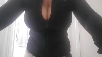 Snuck into my girlfriend's bathroom to do this boob reveal 😉 xx 54yo ]F] 🇦🇺