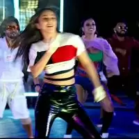 Kiara advani signalling her fans to jerk for her