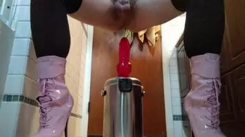 Haven't had the opportunity to post here in a while because a lot of my vids don't have my cage in view. This isn't one of those vids; enjoy!
