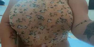 Titty flash 😝