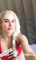 Lana's cleavage