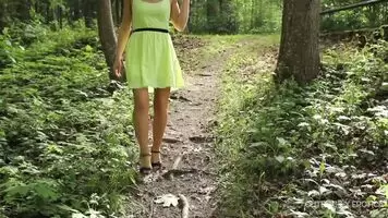 Leila flashes her goods