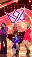 Gfriend Yuju's glorious jiggly thighs and butt!