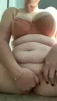 Who wants to help a girl out? I want you to violate this sweet pussy!