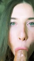 Her hair matches her eyes 😍
