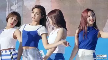 momo playing around