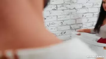 Jennifer Mendez laundry time jiggle