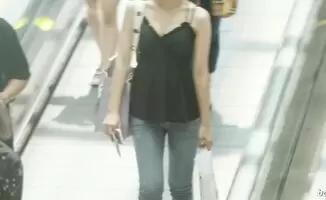 Red Velvet - Wendy's Cleavage