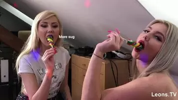 Leons Xmas girls 2