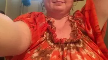 In a silly mood, but my boobs wouldn't cooperate. They're too heavy for one hand 🙊