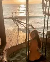 Just swingin'