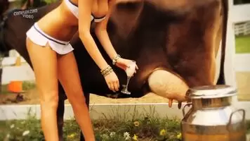 Kate Upton bending properly
