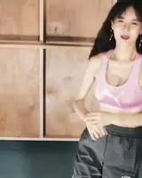 Hyuna cleavage
