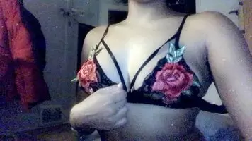 another titty drop for y’all☺️ daddy says this is his favourite bra on me!