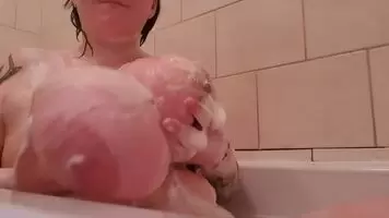 Squishy bathtime fun xo