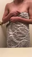 First towel drop, I’m small, but I hope I turned you on 🙃
