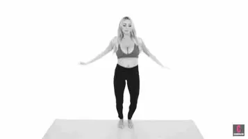 Lindsey Pelas