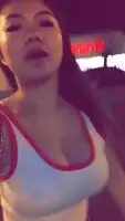 Vicki li