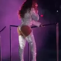 The way Beyonce's fat ass jiggles when she stomps her leg... 🤤