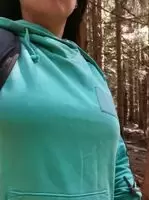 So many hikers I had to be realy careful for them not to see my boobs up close 🤫