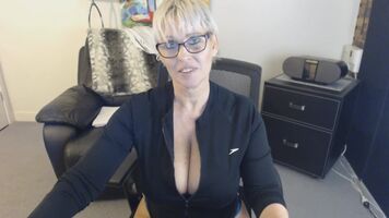Let me tell you about my big soft smooth Titties 😉 👍 xx 55yo 🇦🇺