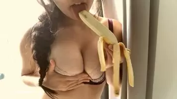 Can you tell what my favorite fruit is?🍌