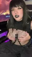 Let me be your goth gf? ❤️