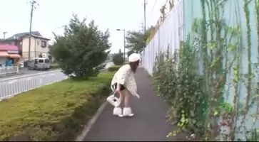 Man helps lady and then ends up unlucky