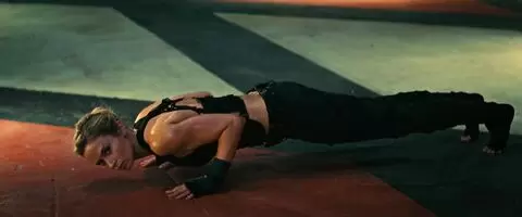 Emily Blunt - Live. Die. Repeat.