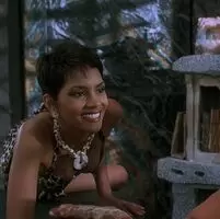 I want to lick Halle Berry's feet and fuck her like a caveman to get her pregnant