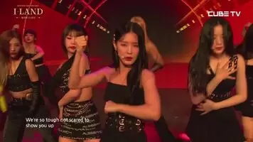 I-DLE - Soojin & Shuhua Cleavage