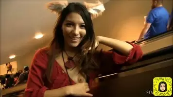 Melody Wylde at convention