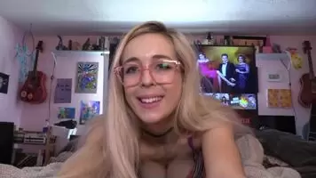 pinkies, these are my glasses :p