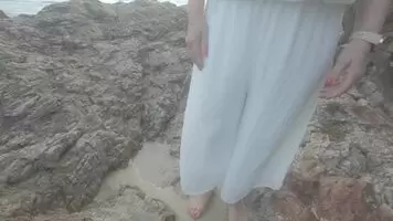 I'm the rocks showing off my big Boobs and fat ASS 😉 xx 55yo 🇦🇺