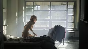Mackenzie Davis naked