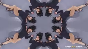Carolina Cortez on-off kaleidoscope