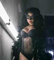 Nominate Nicki Minaj for celeb of the month!