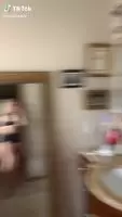 Tik Tok Posing